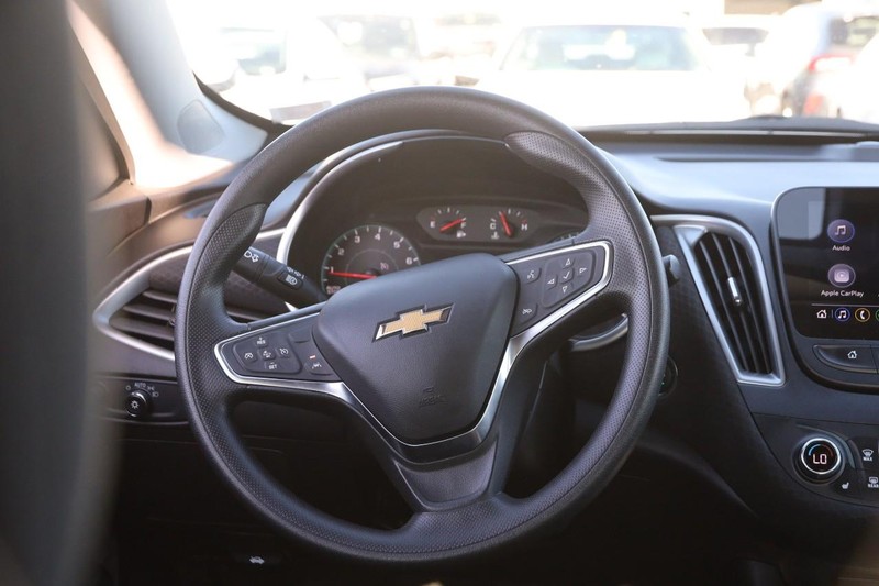 Chevrolet Malibu Vehicle Full-screen Gallery Image 20