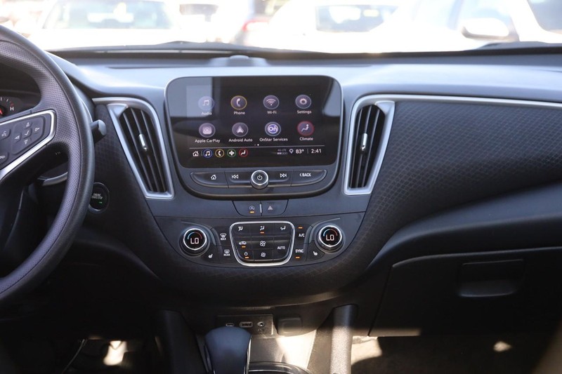 Chevrolet Malibu Vehicle Full-screen Gallery Image 21