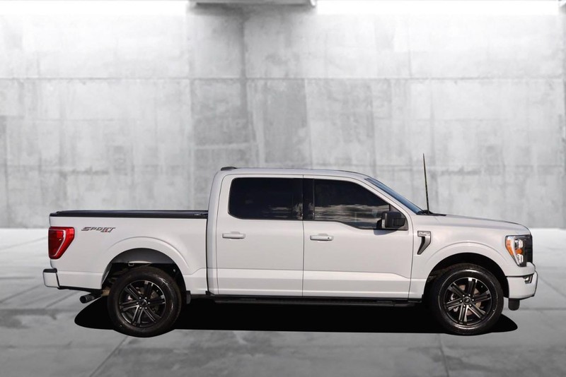 Ford F-150 Vehicle Full-screen Gallery Image 5