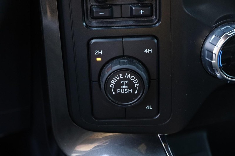 Ford F-150 Vehicle Full-screen Gallery Image 18