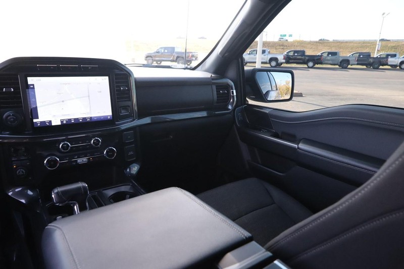 Ford F-150 Vehicle Full-screen Gallery Image 23