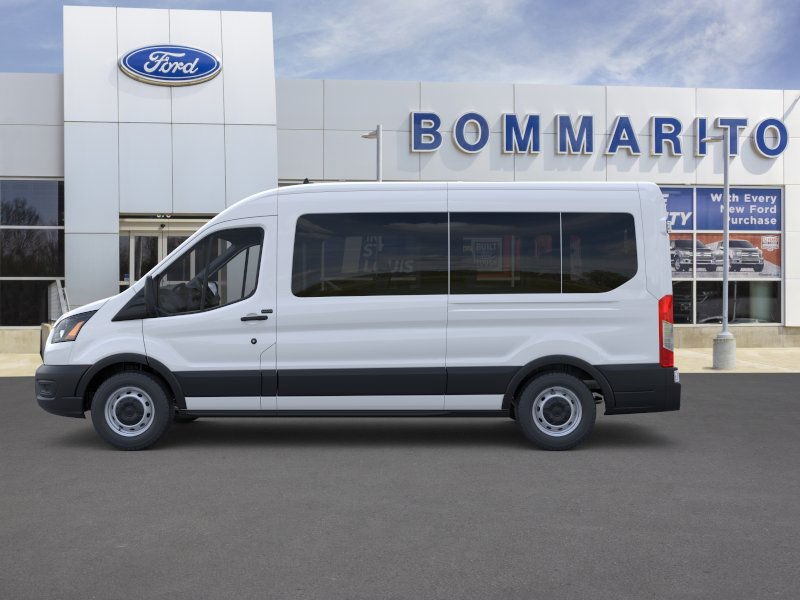 Ford Transit Passenger Wagon Vehicle Image 03
