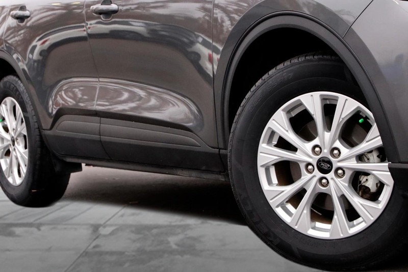 Ford Escape Vehicle Image 03