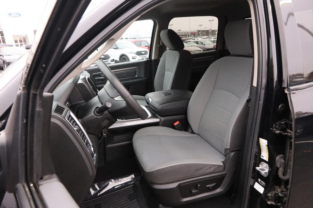 Ram 1500 Classic Vehicle Image 08