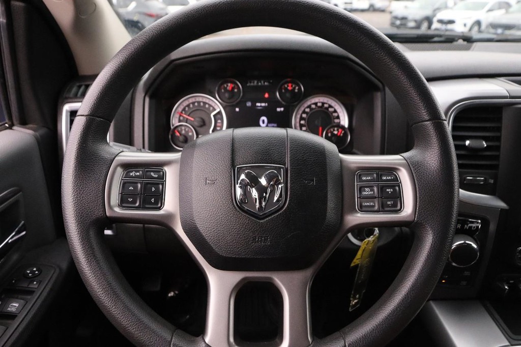 Ram 1500 Classic Vehicle Image 10