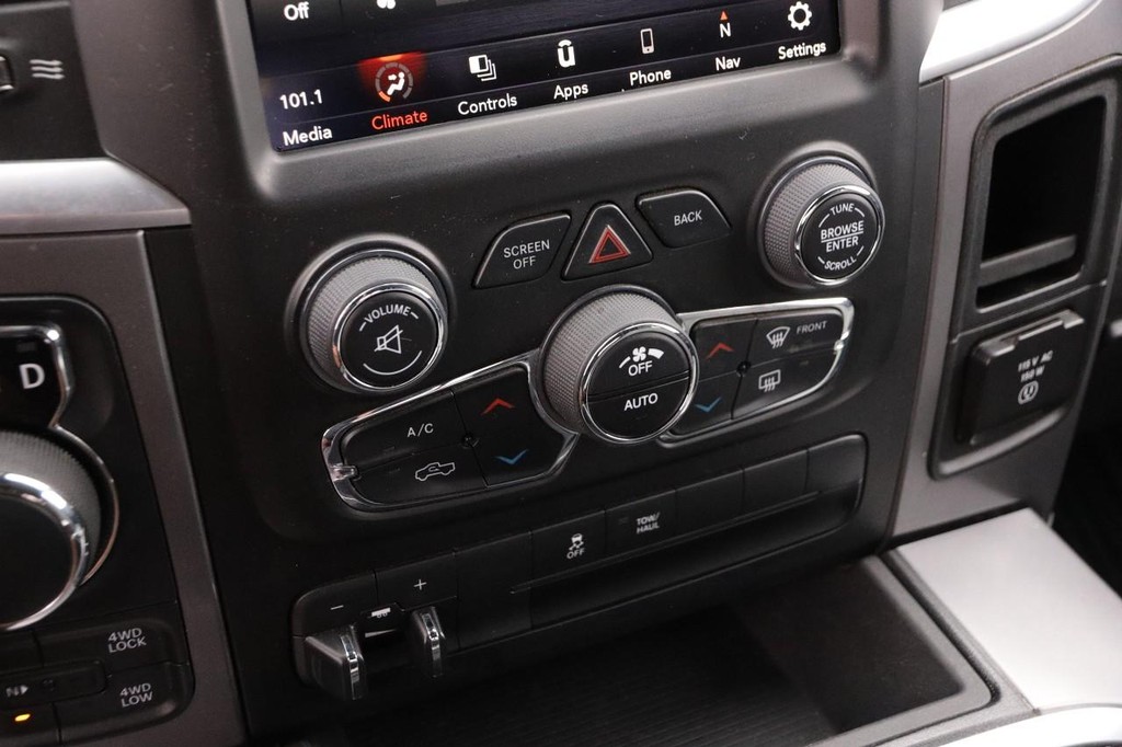 Ram 1500 Classic Vehicle Image 17