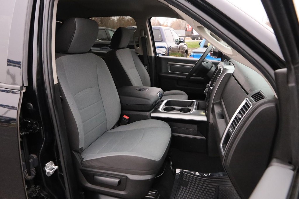 Ram 1500 Classic Vehicle Image 25