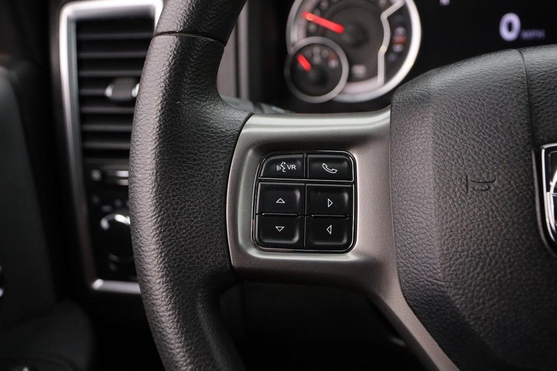 Ram 1500 Classic Vehicle Image 11