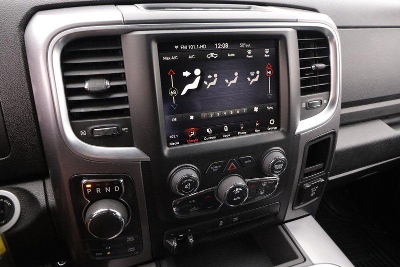 Ram 1500 Classic Vehicle Image 15