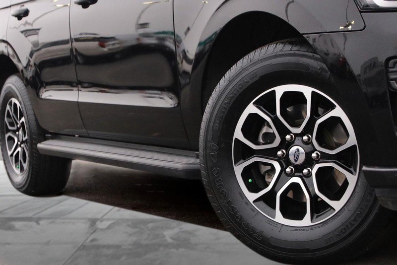 Ford Expedition Vehicle Image 03