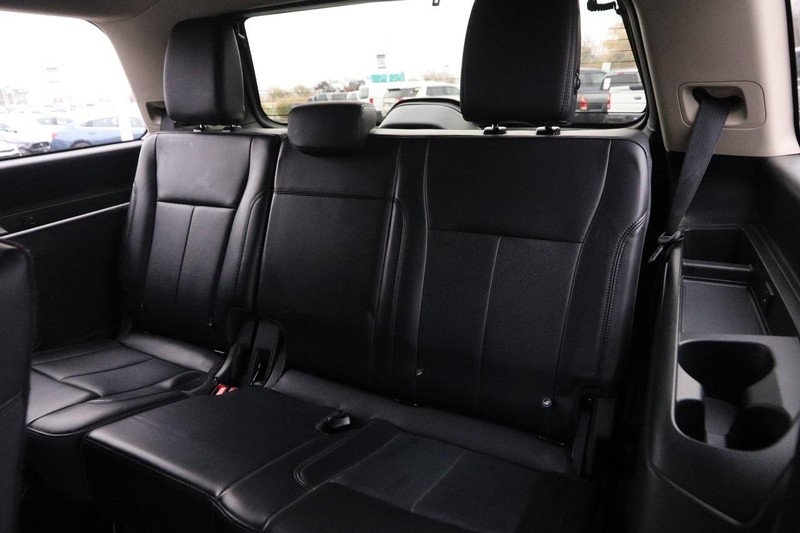 Ford Expedition Vehicle Image 12