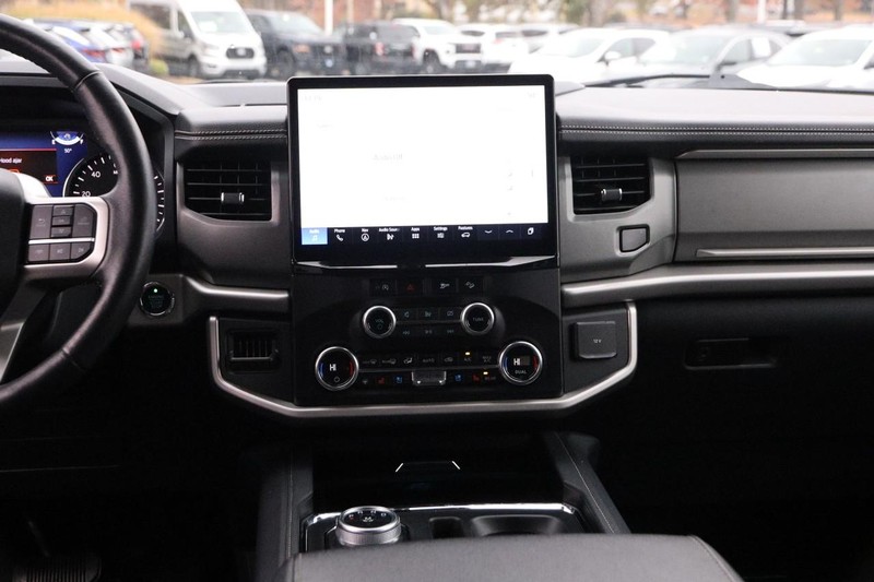 Ford Expedition Vehicle Image 28