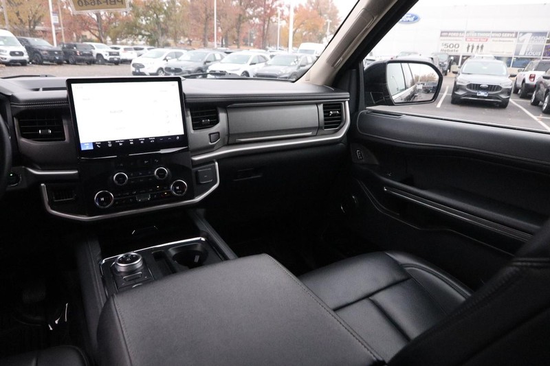 Ford Expedition Vehicle Image 29