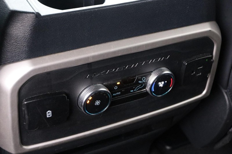 Ford Expedition Vehicle Image 30