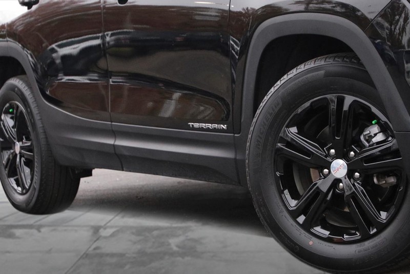 GMC Terrain Vehicle Full-screen Gallery Image 3