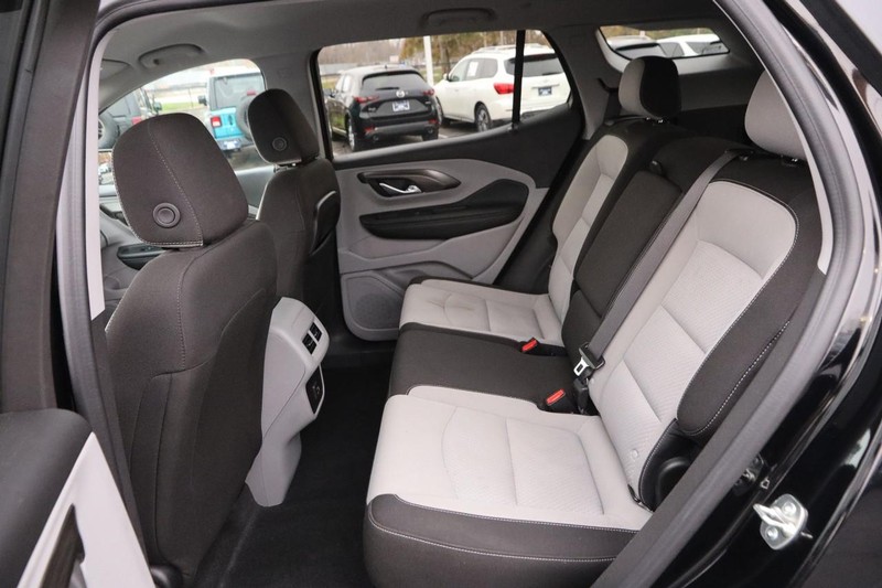 GMC Terrain Vehicle Full-screen Gallery Image 9