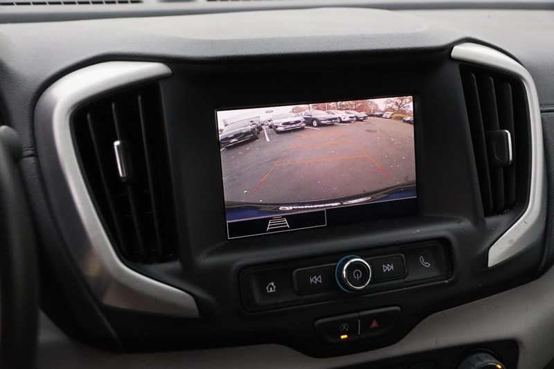GMC Terrain Vehicle Full-screen Gallery Image 16