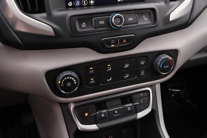 GMC Terrain Vehicle Full-screen Gallery Image 17