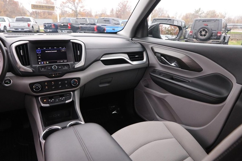 GMC Terrain Vehicle Full-screen Gallery Image 24
