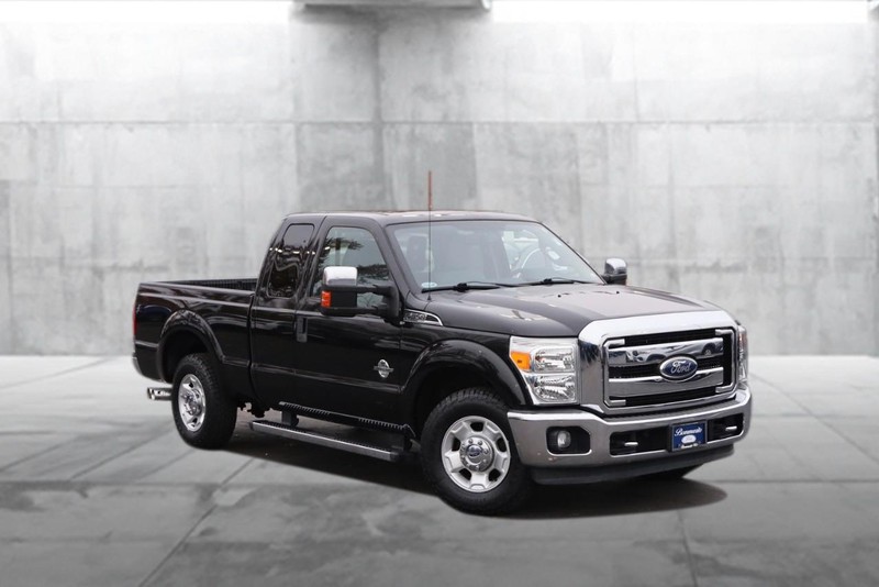 Ford Super Duty F-350 SRW Vehicle Image 02
