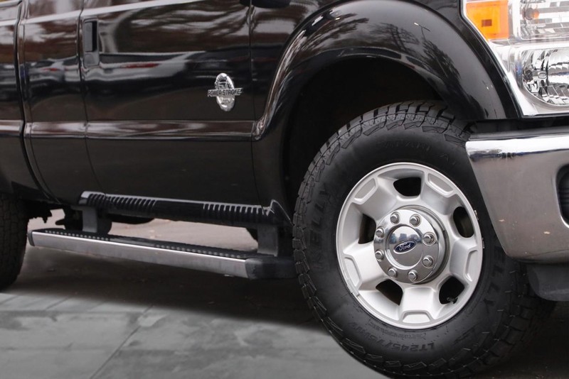 Ford Super Duty F-350 SRW Vehicle Image 03