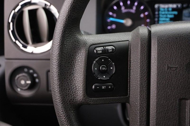 Ford Super Duty F-350 SRW Vehicle Image 12