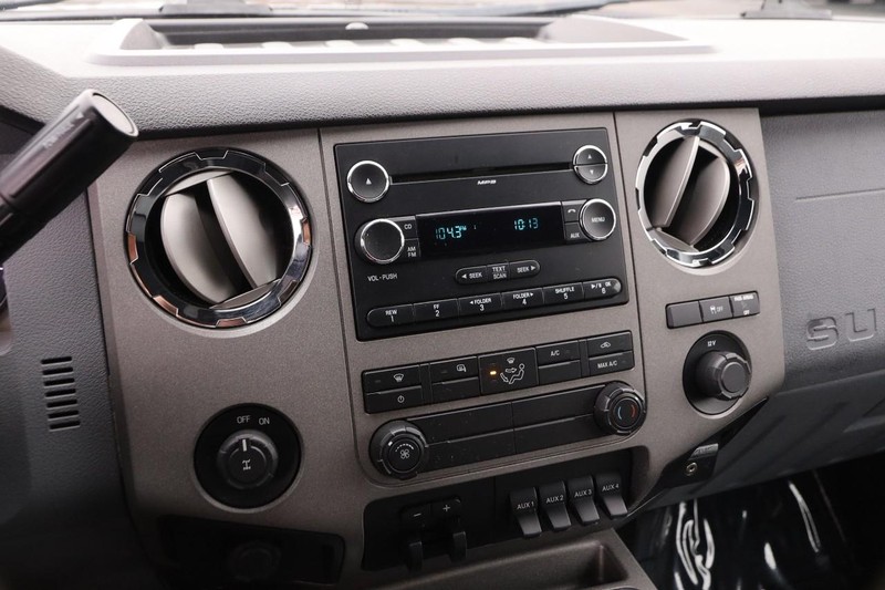 Ford Super Duty F-350 SRW Vehicle Image 16