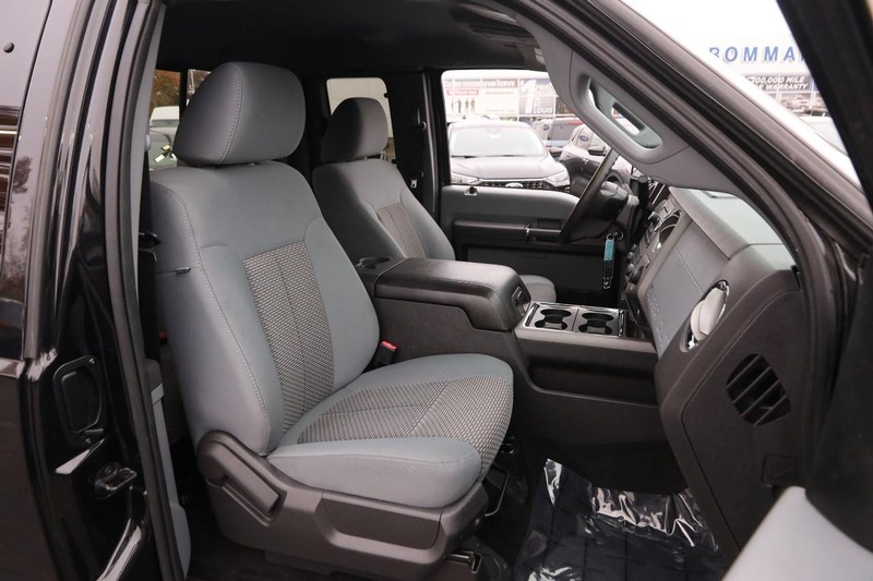 Ford Super Duty F-350 SRW Vehicle Image 19