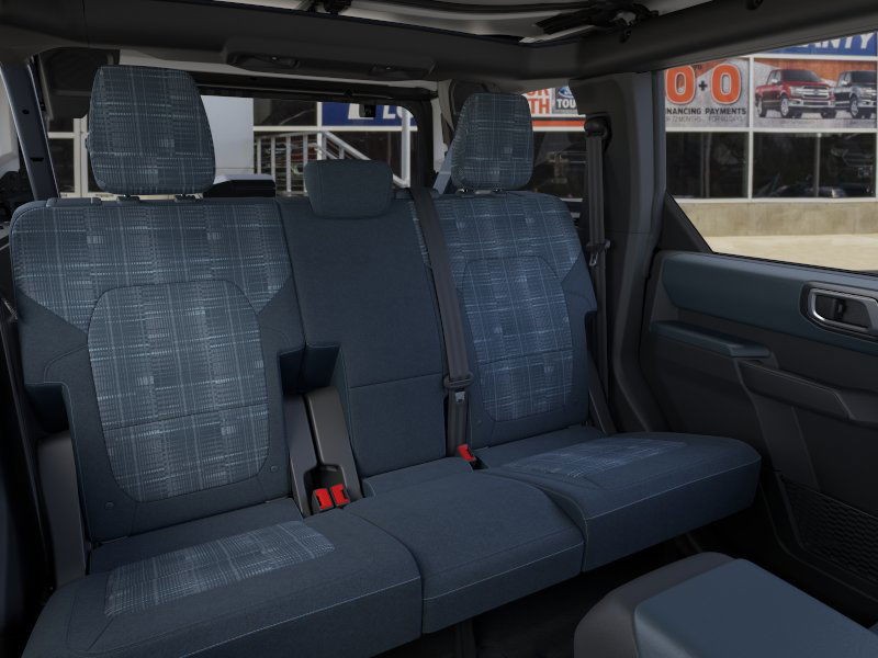 Ford Bronco Vehicle Full-screen Gallery Image 11