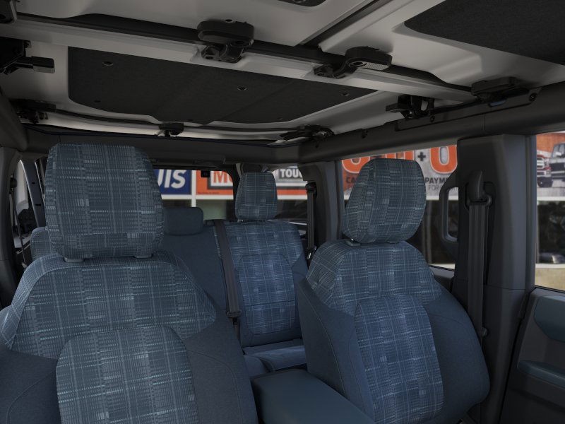 Ford Bronco Vehicle Full-screen Gallery Image 12