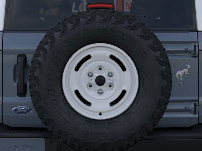 Ford Bronco Vehicle Full-screen Gallery Image 24