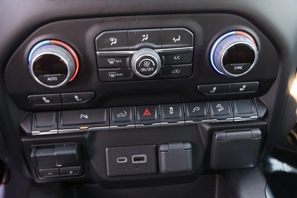 Chevrolet Silverado 1500 LTD Vehicle Image 14