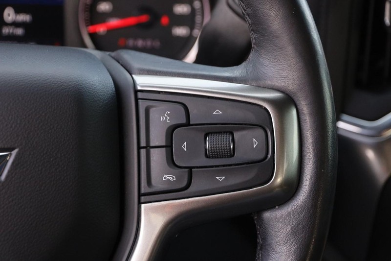 Chevrolet Silverado 1500 LTD Vehicle Full-screen Gallery Image 9