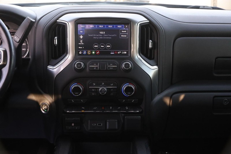 Chevrolet Silverado 1500 LTD Vehicle Full-screen Gallery Image 19