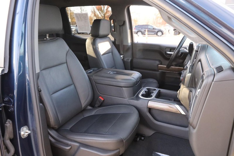 Chevrolet Silverado 1500 LTD Vehicle Full-screen Gallery Image 21