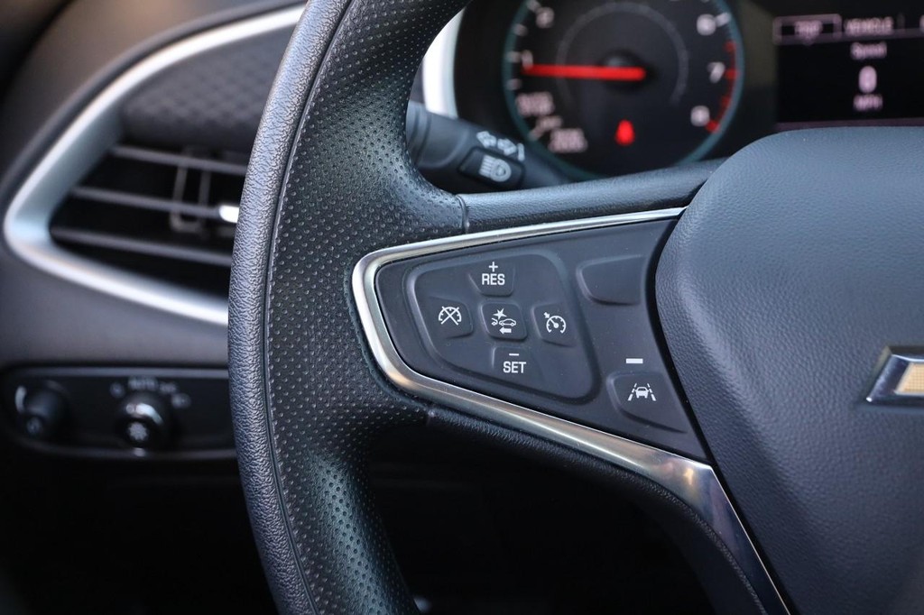 Chevrolet Malibu Vehicle Image 12