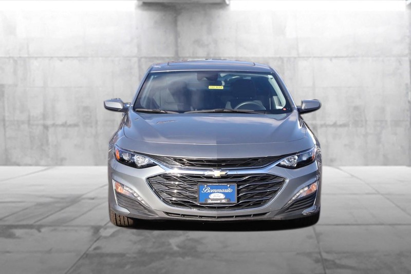 Chevrolet Malibu Vehicle Full-screen Gallery Image 04