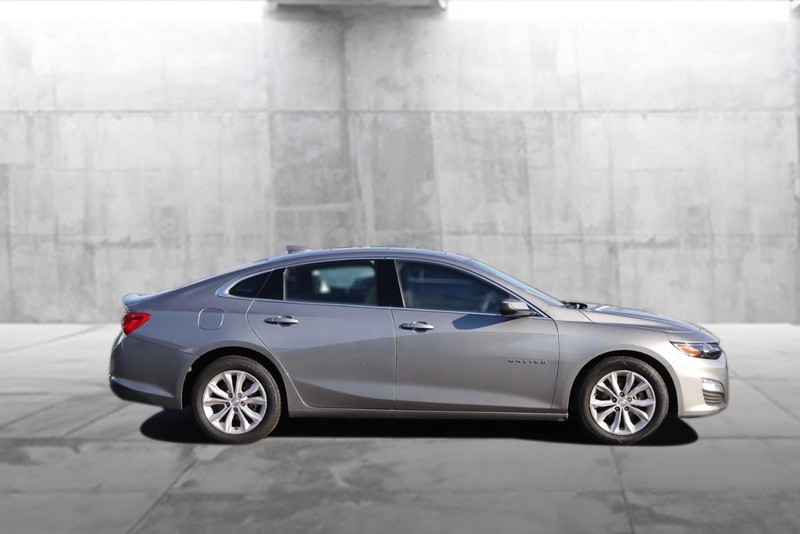 Chevrolet Malibu Vehicle Full-screen Gallery Image 05