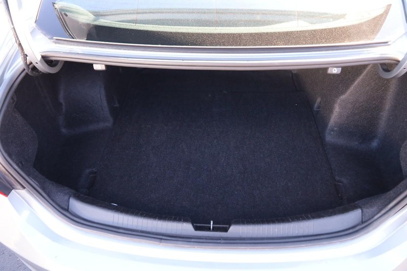 Chevrolet Malibu Vehicle Full-screen Gallery Image 07