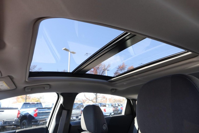 Chevrolet Malibu Vehicle Full-screen Gallery Image 08