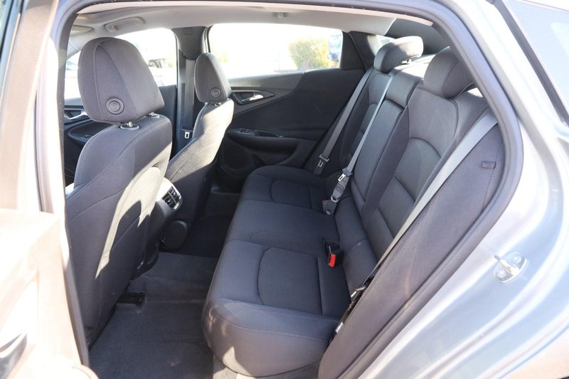 Chevrolet Malibu Vehicle Full-screen Gallery Image 10