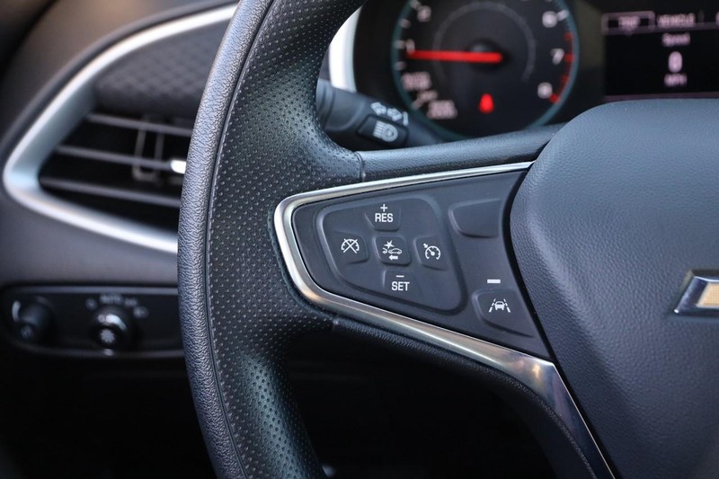 Chevrolet Malibu Vehicle Full-screen Gallery Image 12