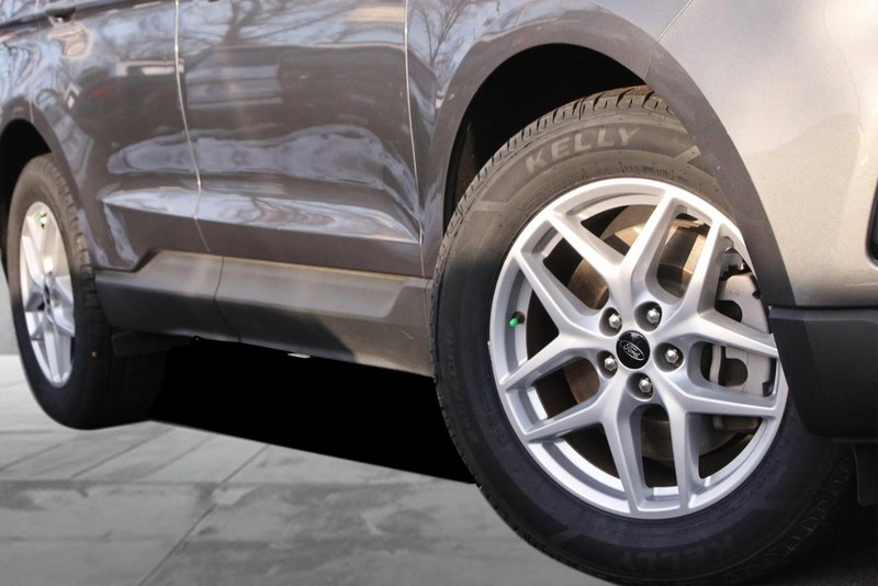 Ford Edge Vehicle Image 03