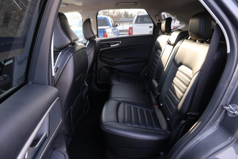 Ford Edge Vehicle Image 09