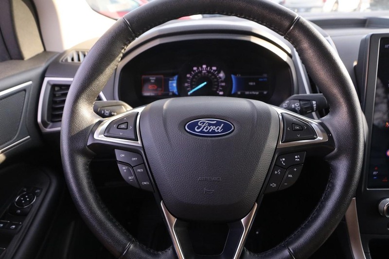 Ford Edge Vehicle Image 10