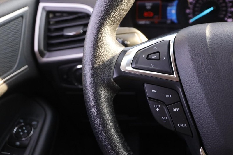 Ford Edge Vehicle Image 11