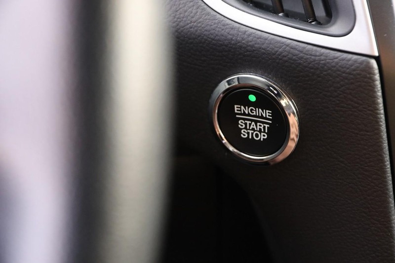 Ford Edge Vehicle Image 14