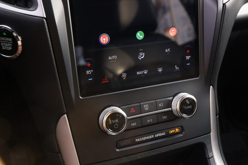 Ford Edge Vehicle Image 17