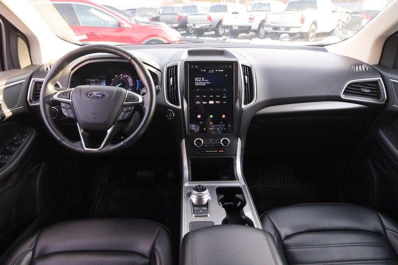 Ford Edge Vehicle Image 19