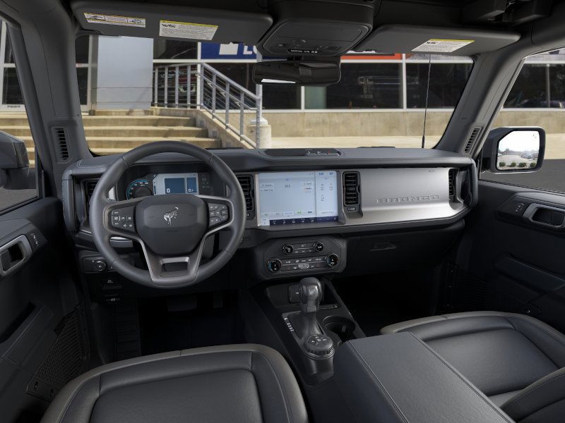 Ford Bronco Vehicle Full-screen Gallery Image 9